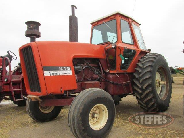  Allis Chalmers 7040_0.JPG